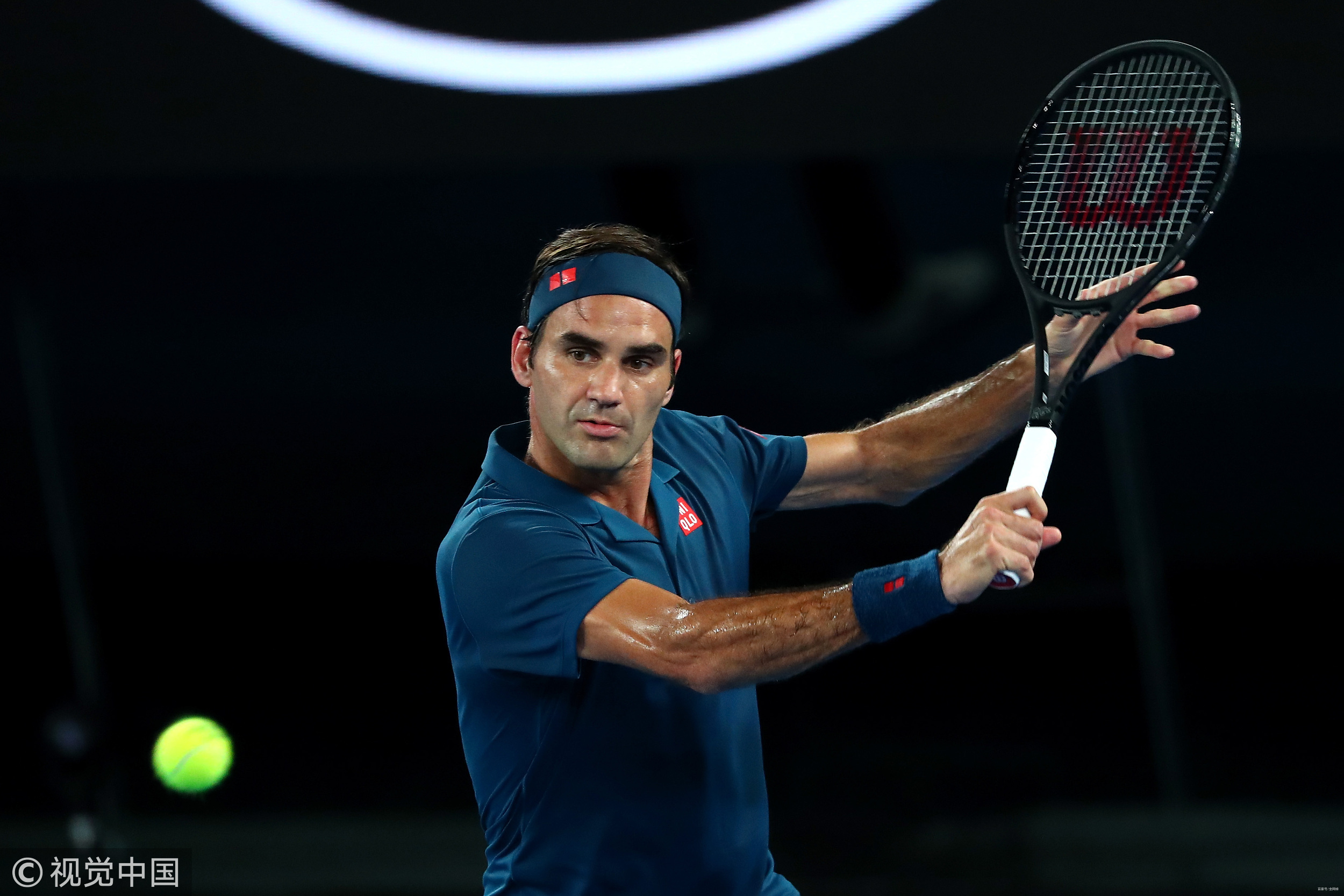 爱游戏-费德勒回归赛场，回归赛场首场状态亮眼，独行侠观众沸腾！的简单介绍